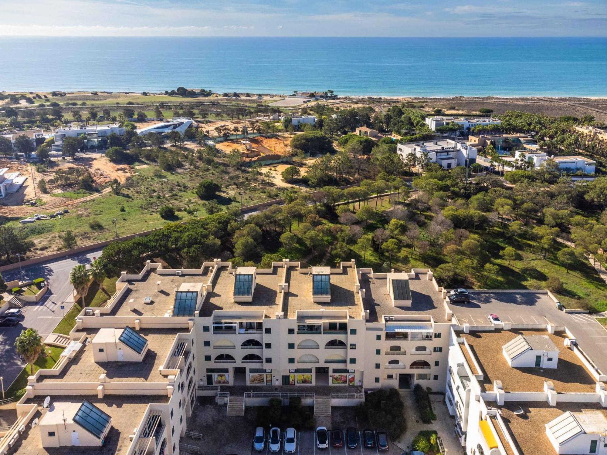 Salgados 1 Bedroom Apartment - 500M From The Beach Guia  Exteriér fotografie