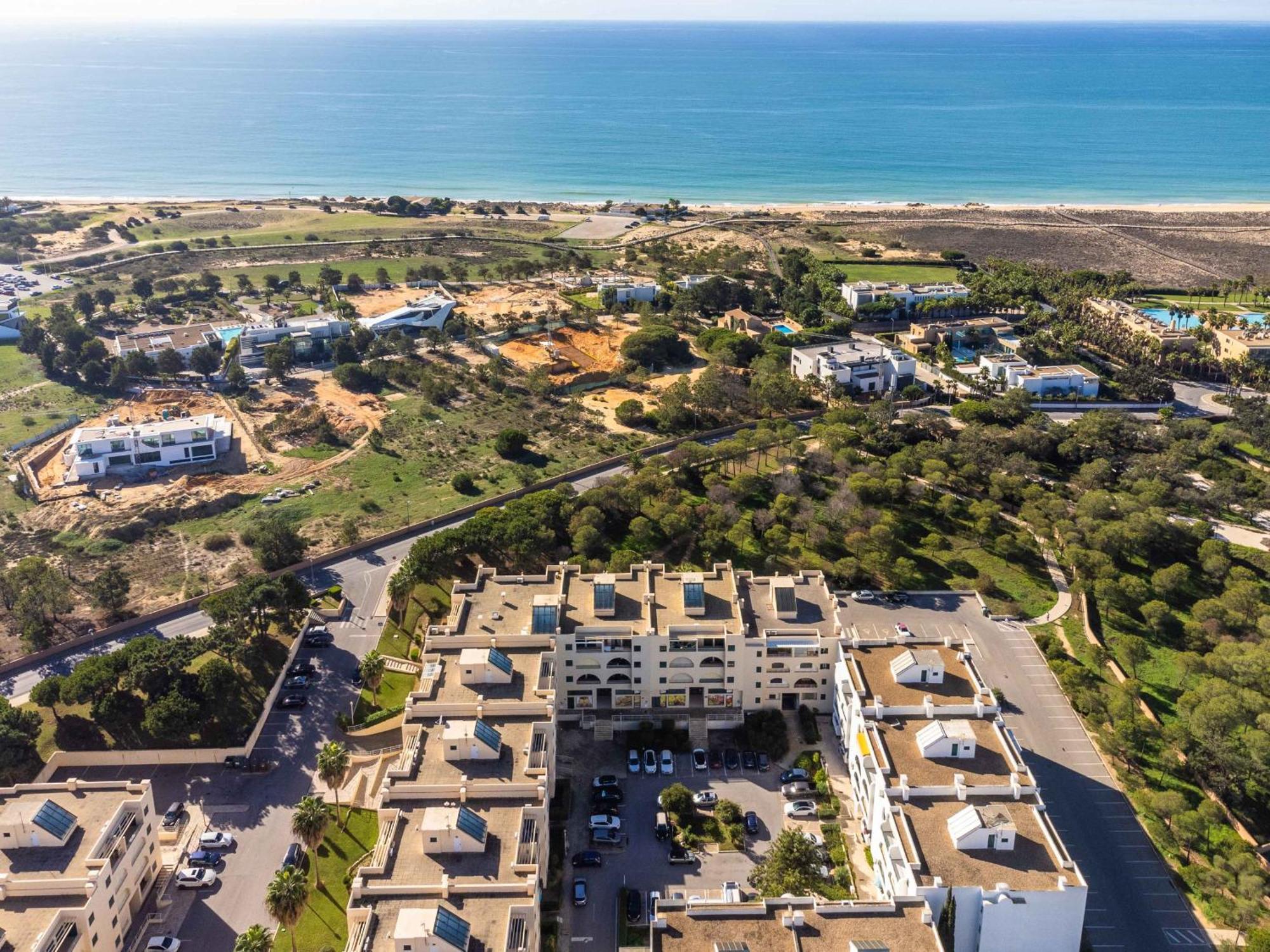 Salgados 1 Bedroom Apartment - 500M From The Beach Guia  Exteriér fotografie